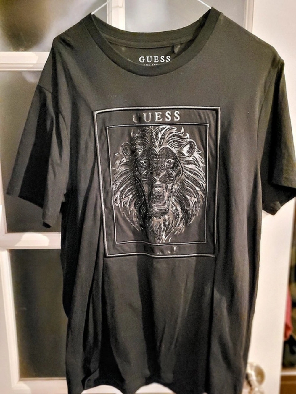 GUESS Los Angeles Lion Graphic Rhinestone T-Shirt Size Large